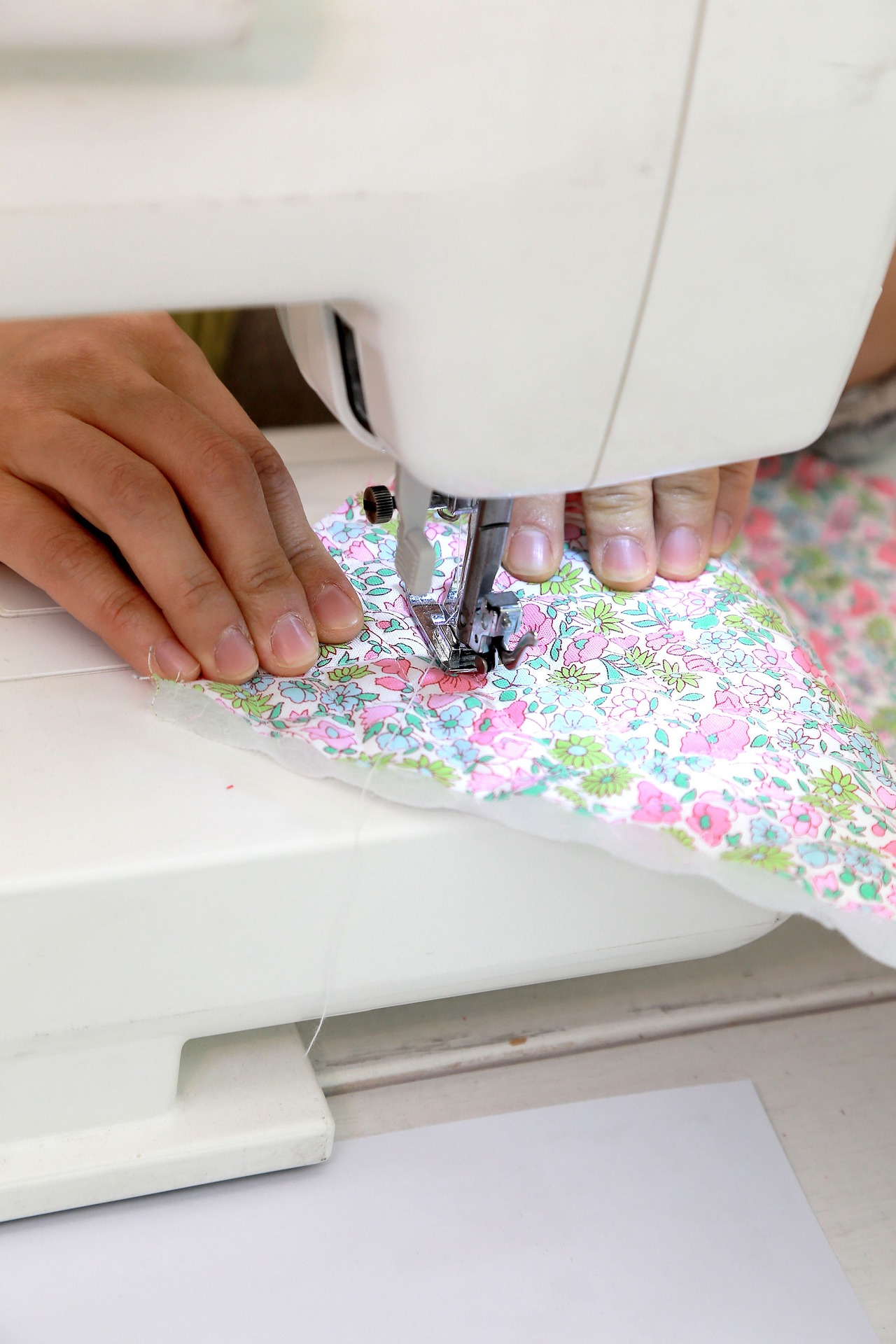 How to Guide Fabric Through a Sewing Machine