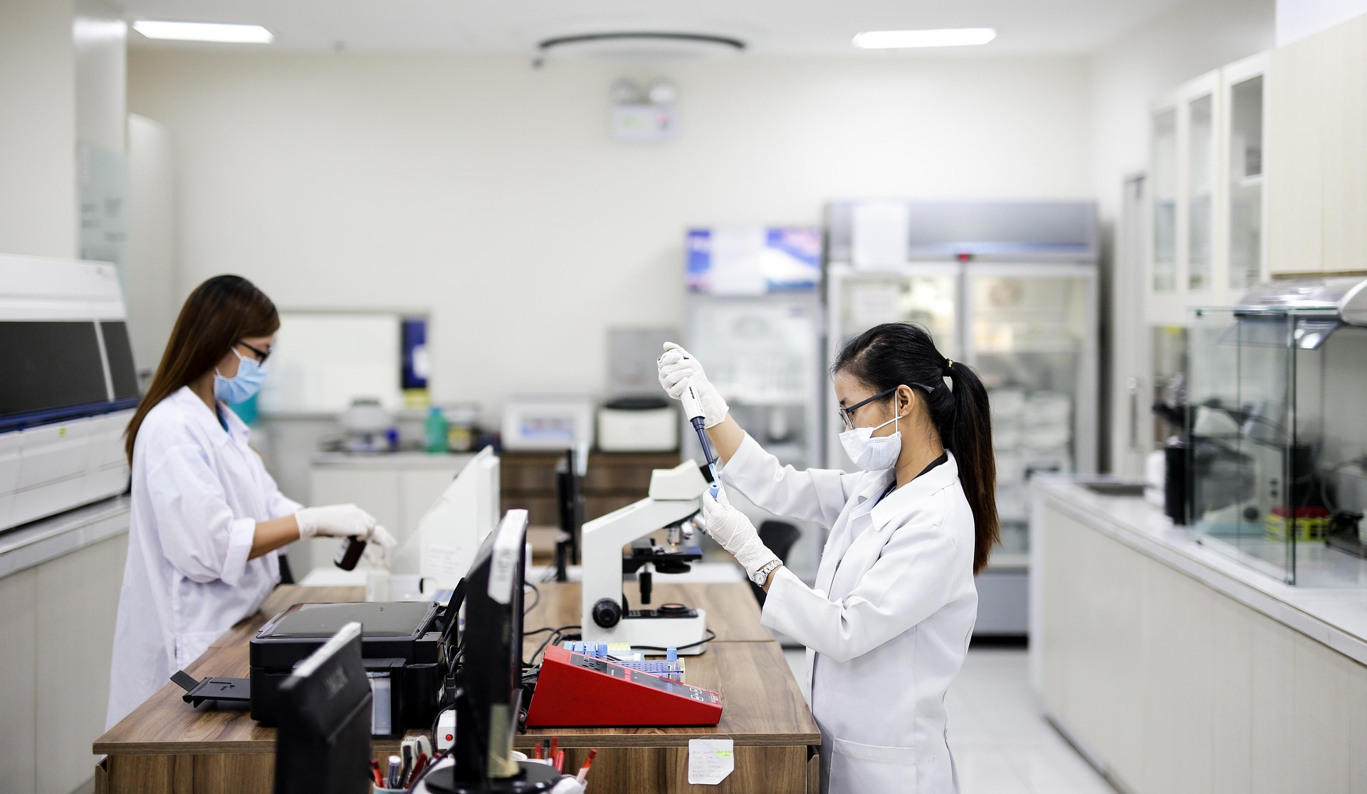 THE IMPORTANCE OF TECHNOLOGY IN  MEDICAL FIELD
