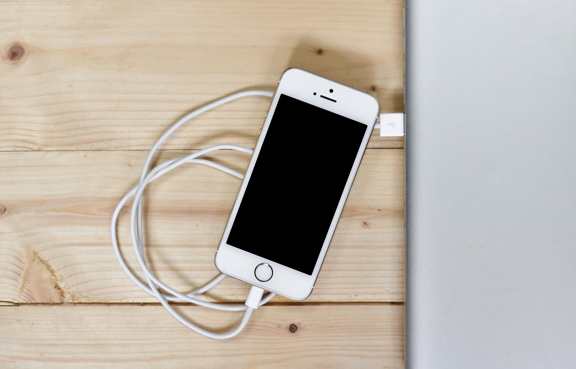 Phone Overheating While Charging: A complete  Guide for 2026 (Android & iPhone)